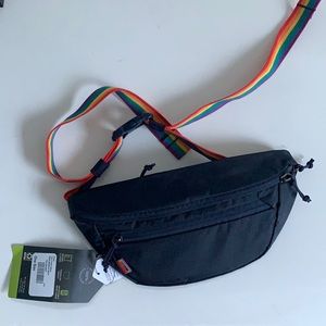 NWT REI Trail 2 Fanny pack!